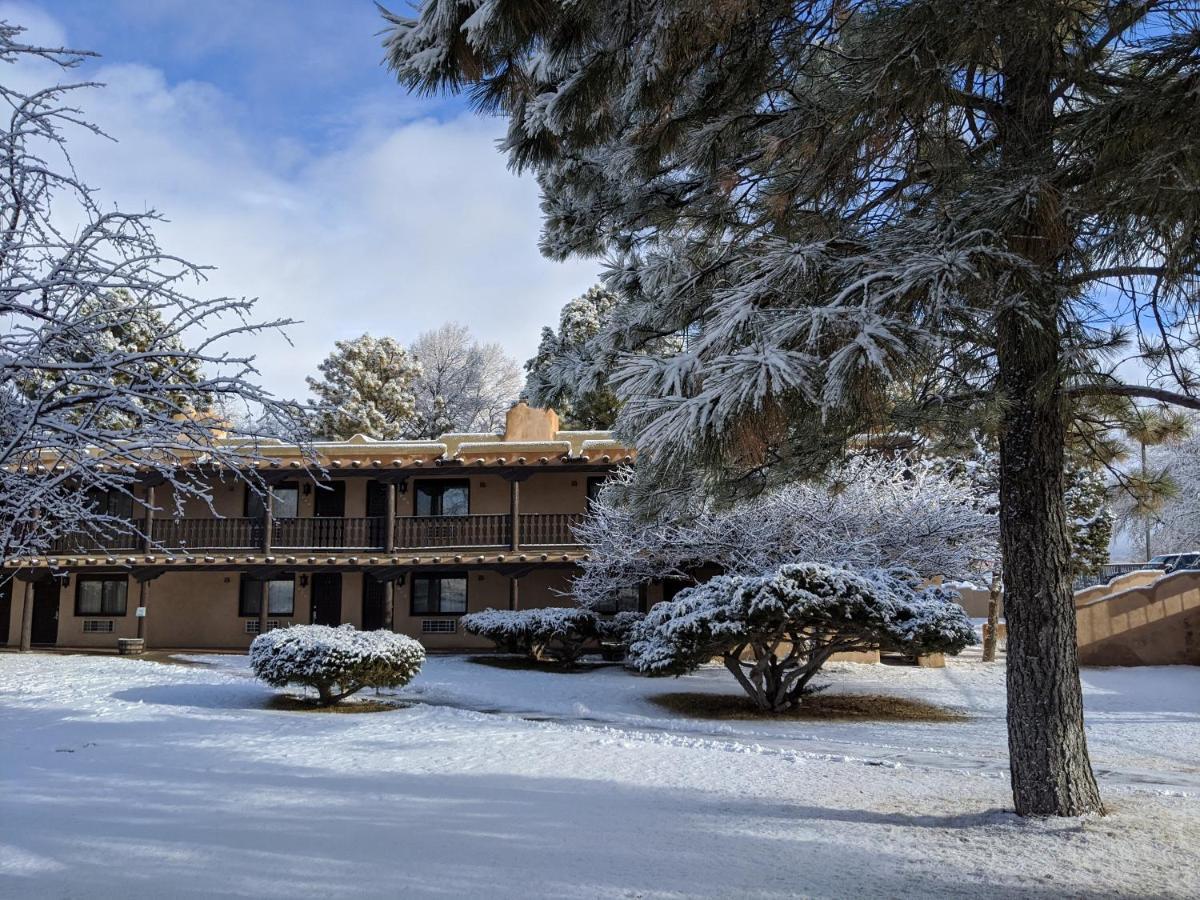 Sagebrush Inn & Suites Taos Exterior foto