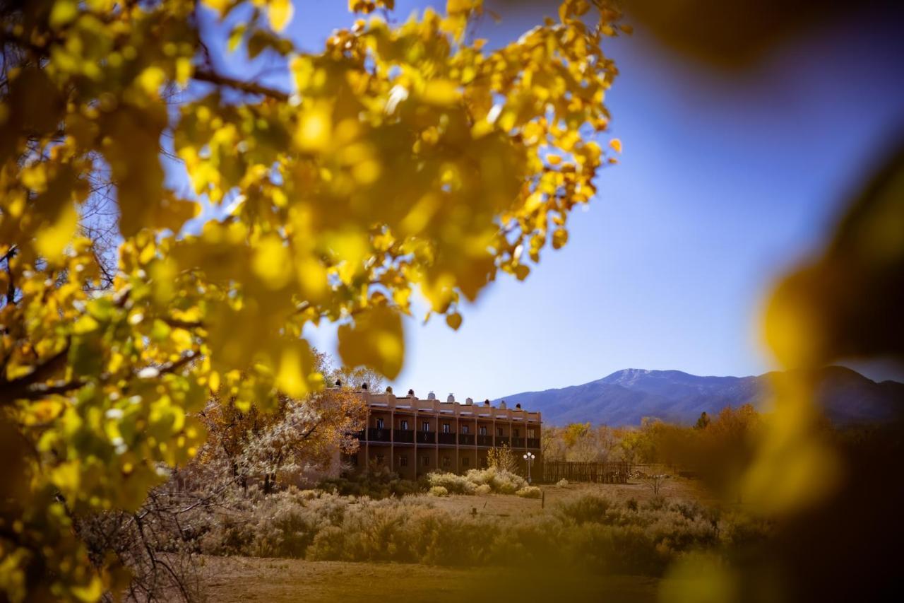 Sagebrush Inn & Suites Taos Exterior foto