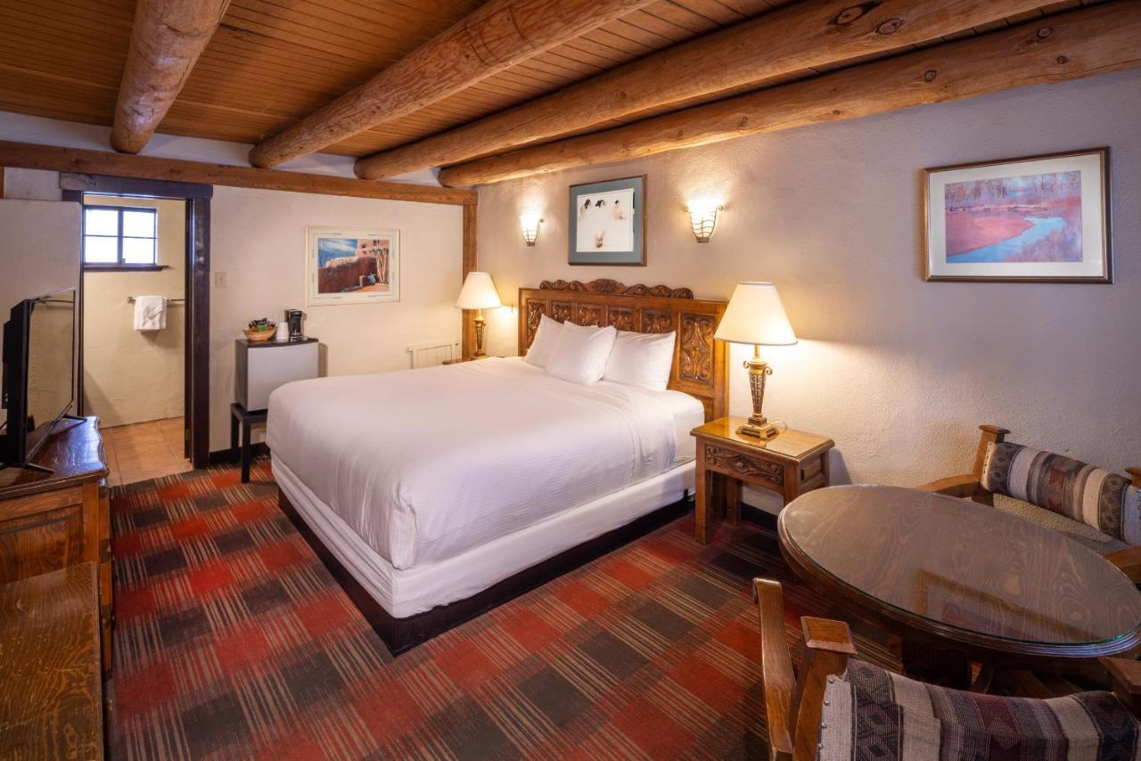 Sagebrush Inn & Suites Taos Exterior foto